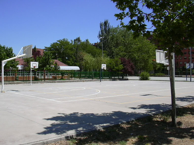Foto de Complejo Polideportivo C.P. Giner de Los Ríos