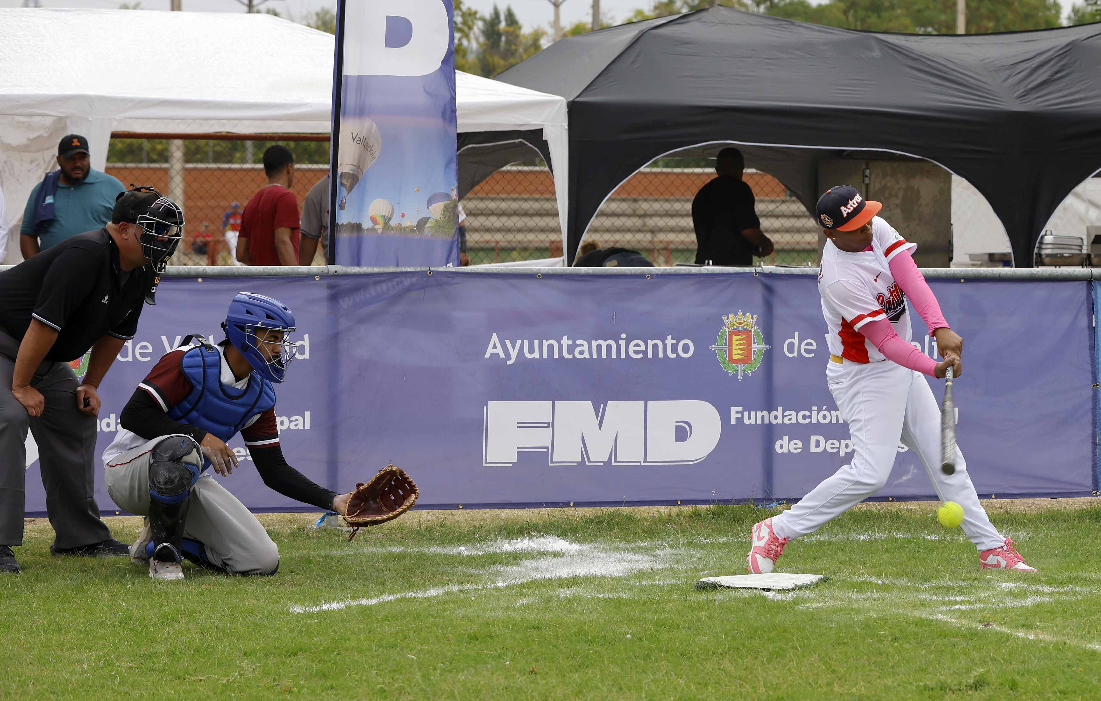 Foto del evento XII TORNEO INTERNACIONAL LATINOS EN EUROPA UCLUDELAE DANNY ALVEZ DE SÓFBOL